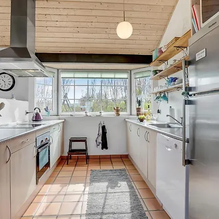 Awesome In With Kitchen 度假居